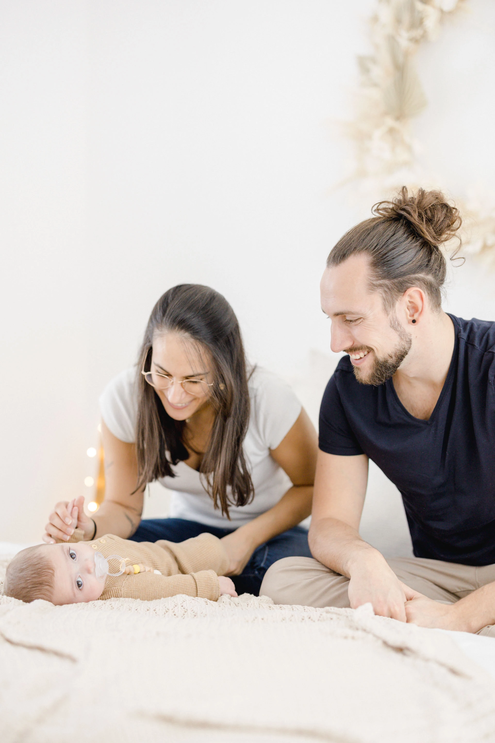 bonheur main enfant amour famille